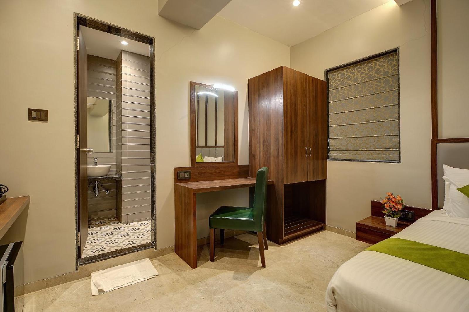 Magnus Fortune House Business Hotel , Magarpatta Mundhva Extérieur photo