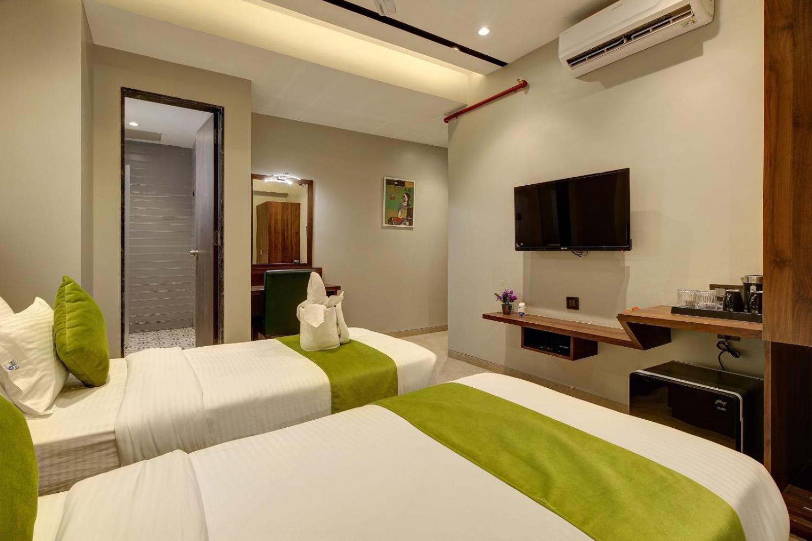 Magnus Fortune House Business Hotel , Magarpatta Mundhva Extérieur photo