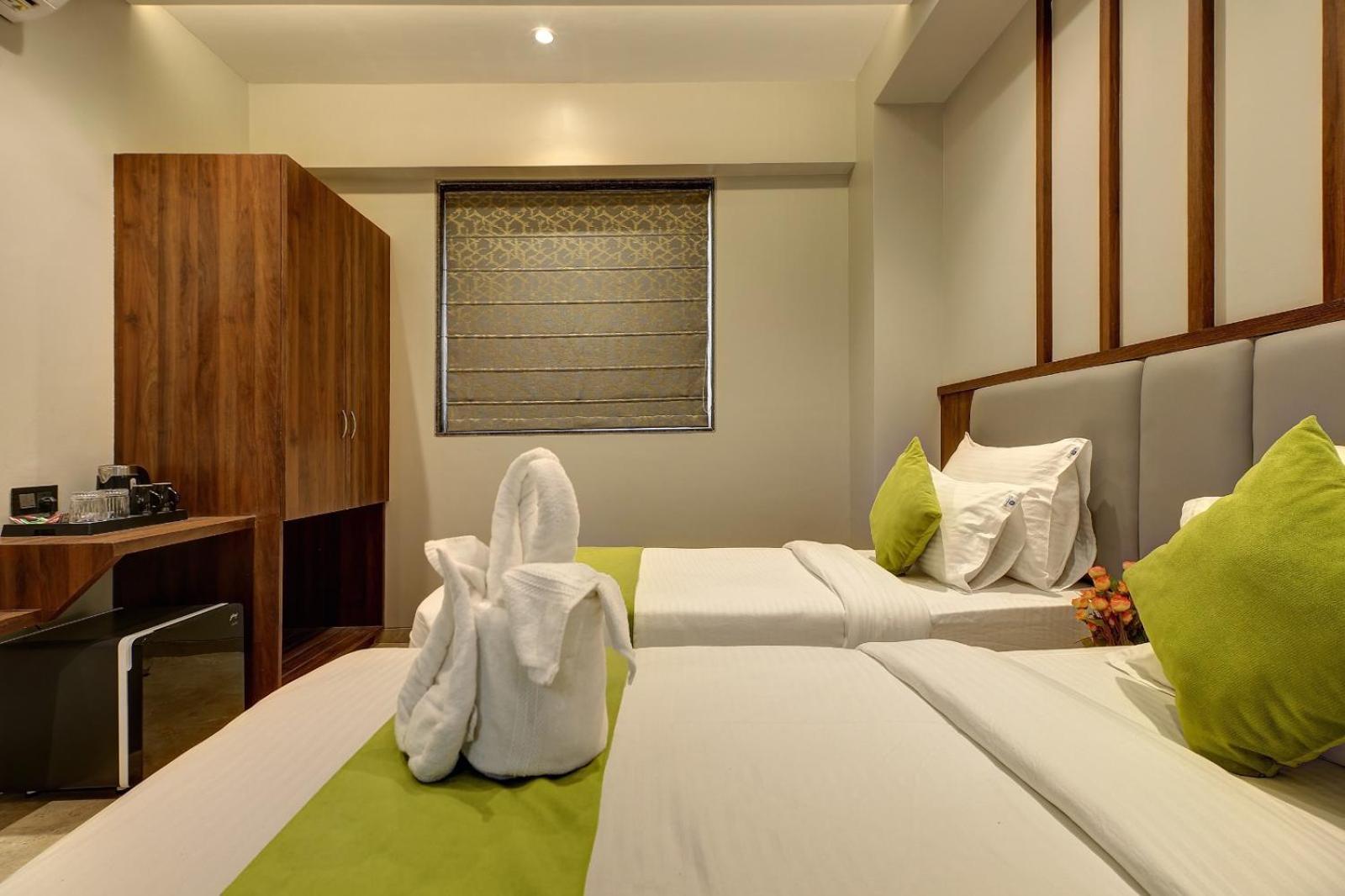 Magnus Fortune House Business Hotel , Magarpatta Mundhva Extérieur photo