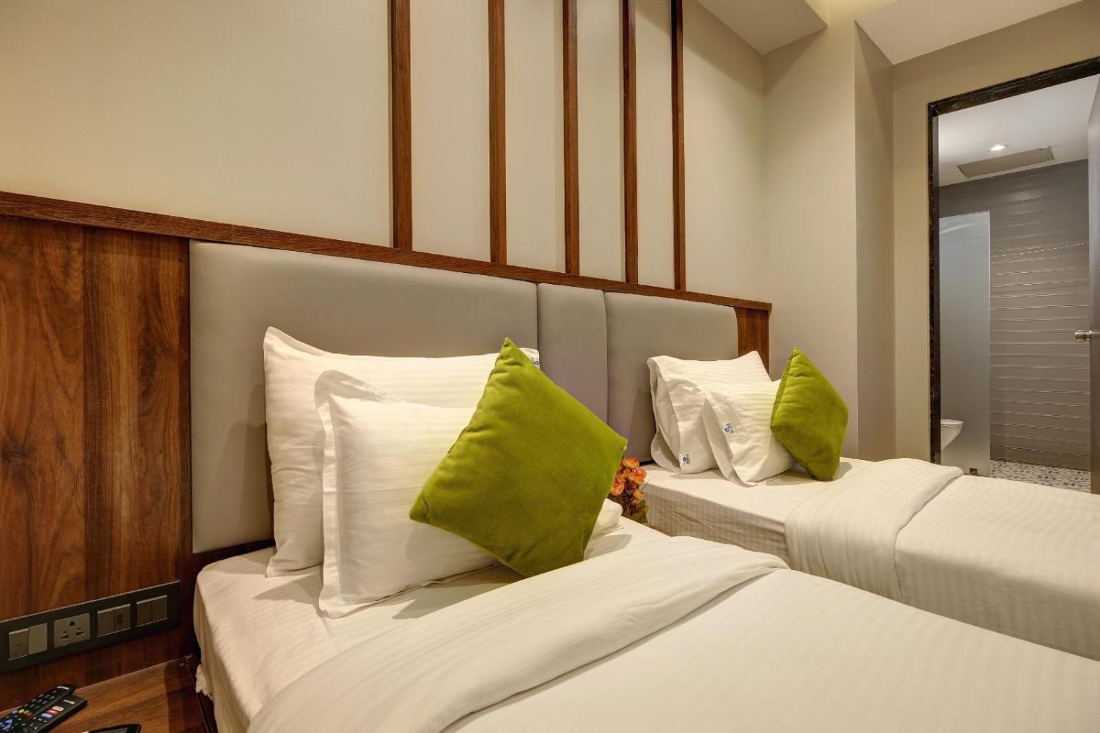 Magnus Fortune House Business Hotel , Magarpatta Mundhva Extérieur photo