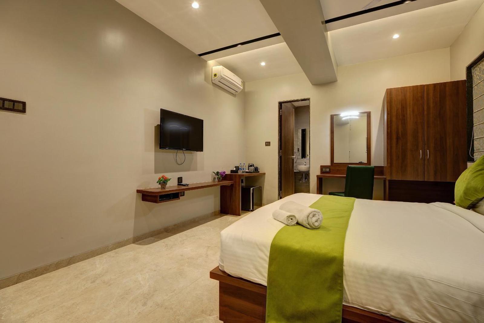 Magnus Fortune House Business Hotel , Magarpatta Mundhva Extérieur photo