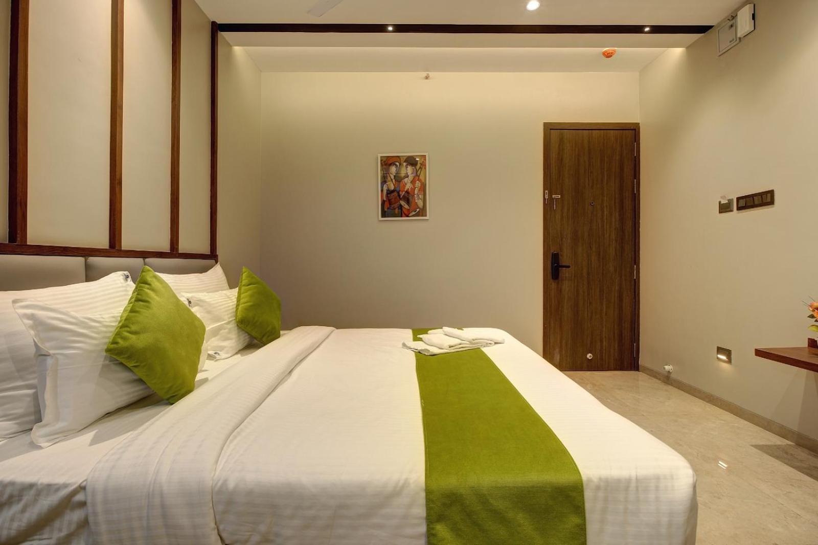 Magnus Fortune House Business Hotel , Magarpatta Mundhva Extérieur photo